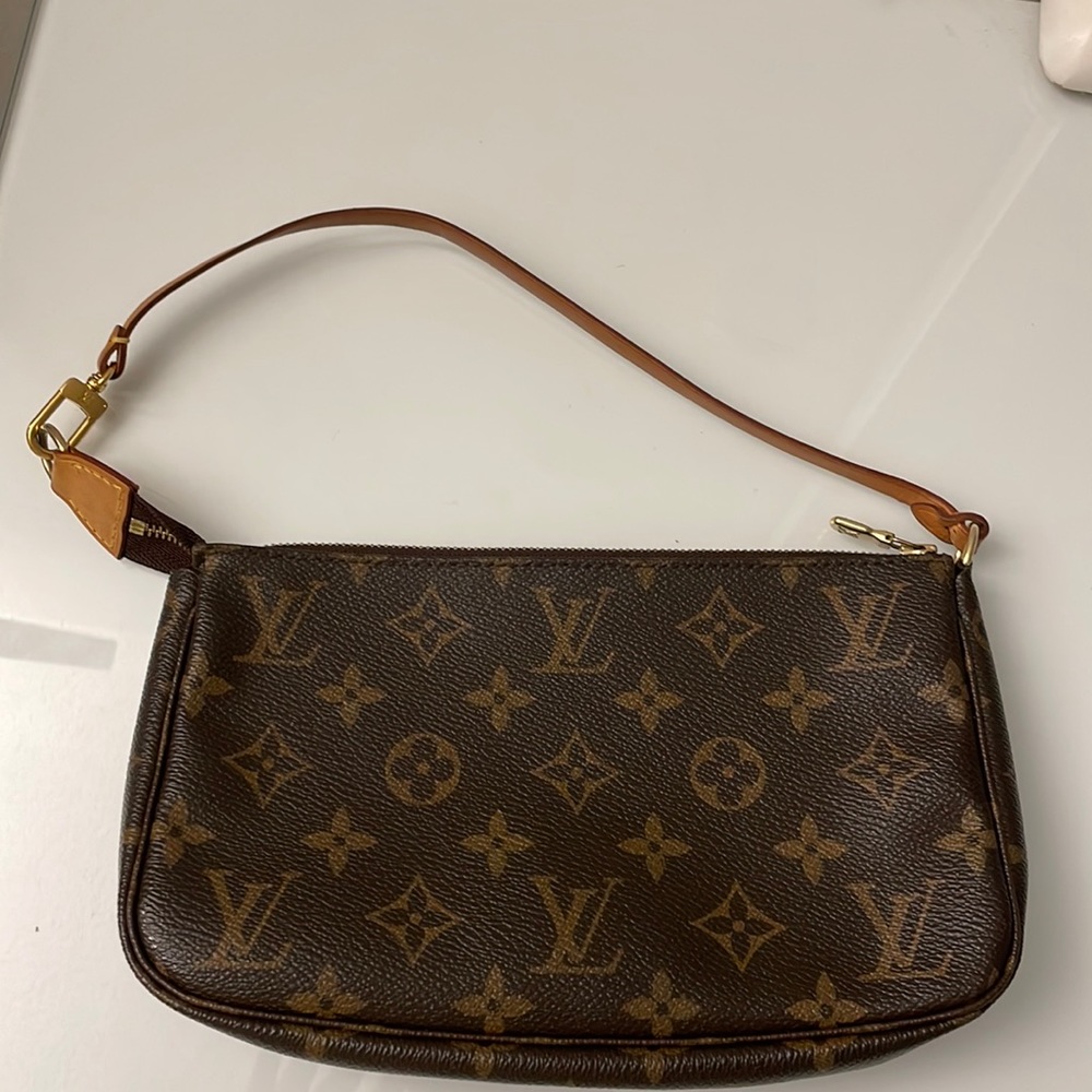 Louis Vuitton pochette bag